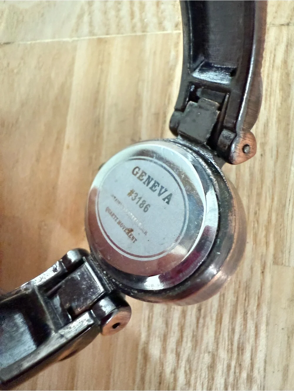 Geneva ladies oval copper colored cuff bracelet watch NEW BATTERY